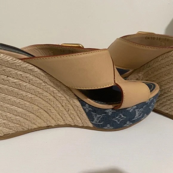 LV . Monogram Denim and Leather Espadrilles . 38 - Picture 6 of 15